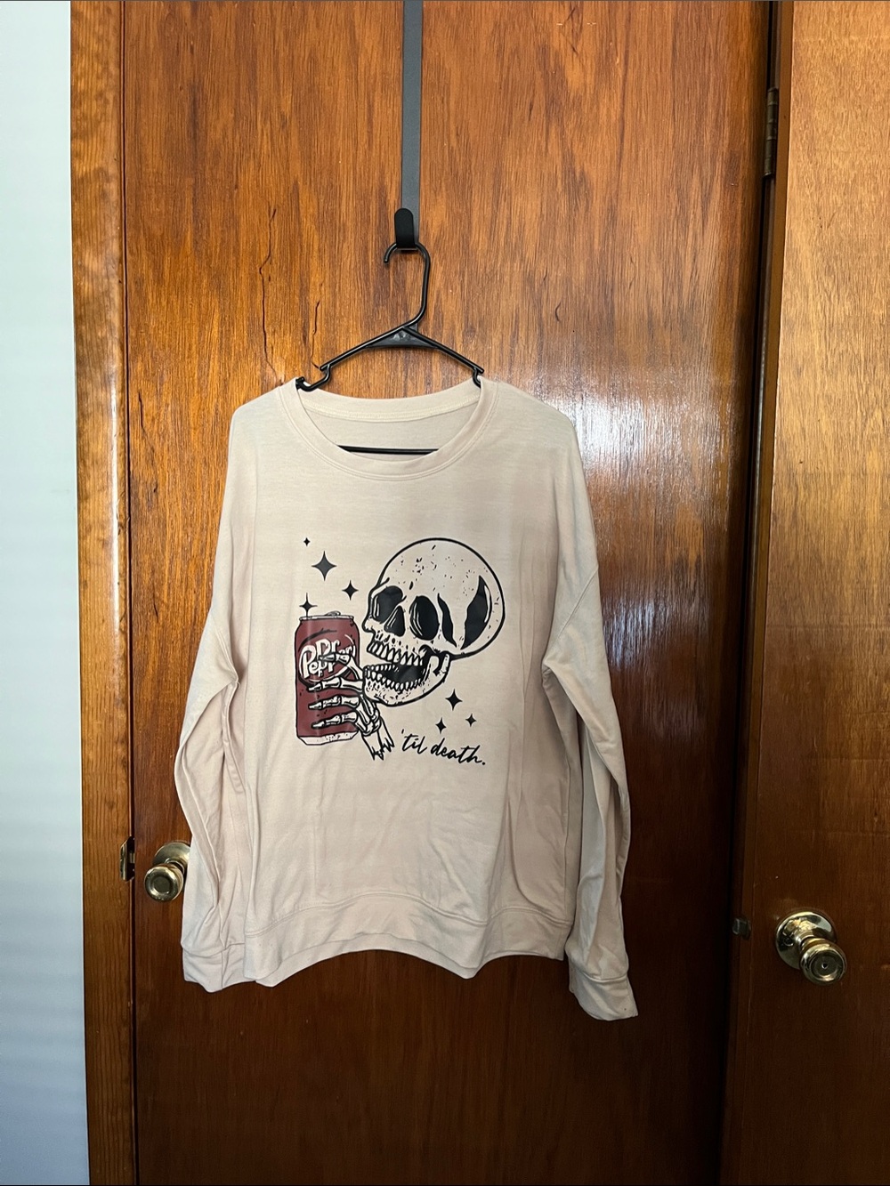Skull & Soda Graphic Sweatshirt in Light Beige